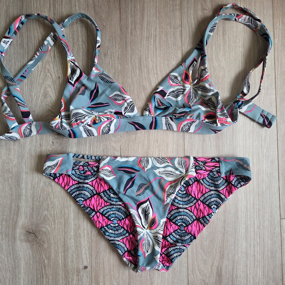 Billabong Floral Reversible Bikini XS